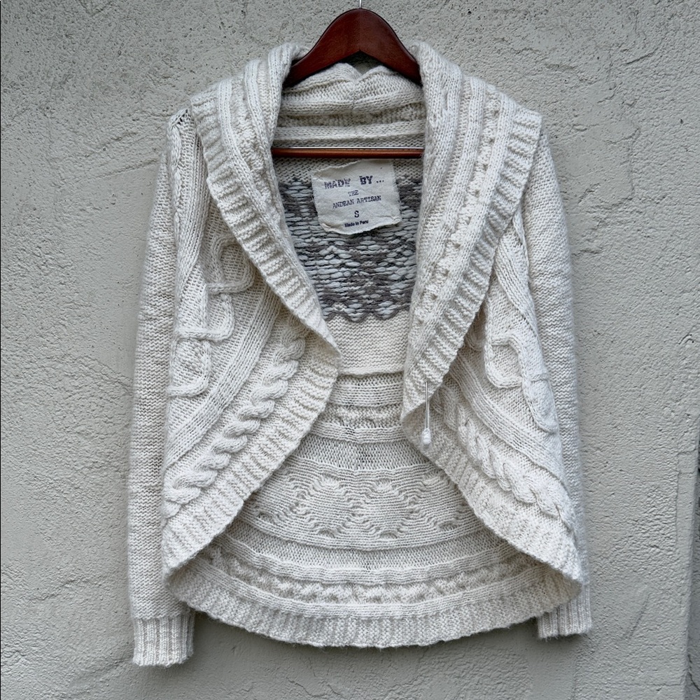 Very special Cozy Cable Knit Sweater size S